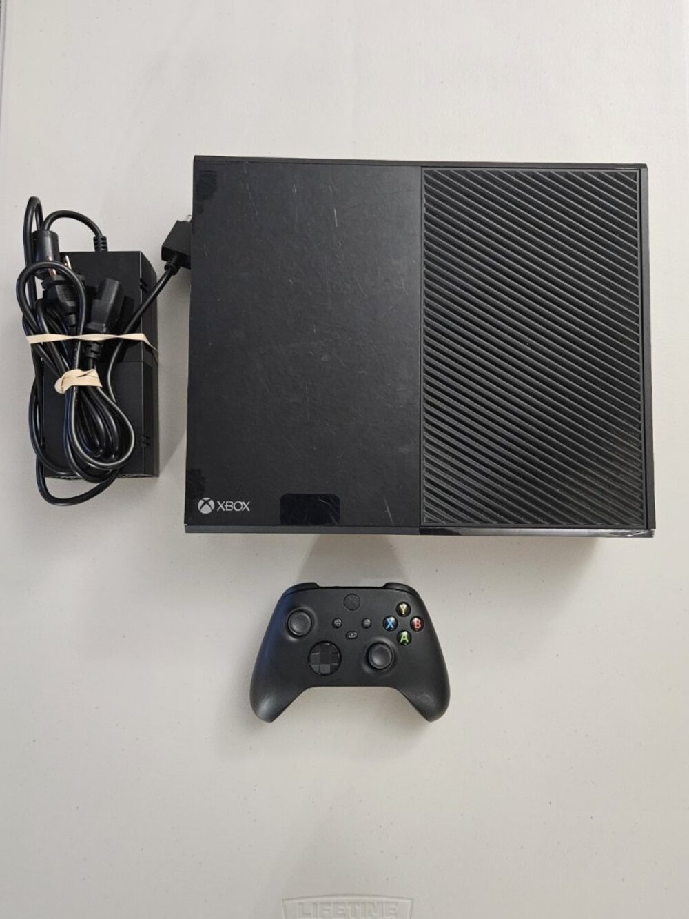 Microsoft Xbox One 500GB Model 1540 + Controller